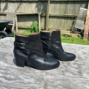 Louise Et‎ Cie Zalia Ankle Boot Heel Zip Women's Black Boot 9 Leather Short